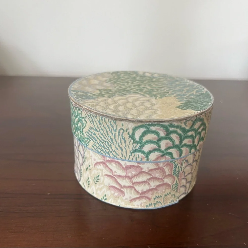 Free item: small jewelry box